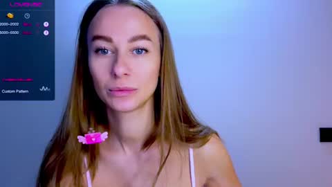 Mia online show from 07-08-26, 10:42