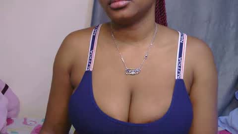 Snapshot of sweet_miah12 chatting on 05-17-26, 02:35 Queen debby online show from 05-17-26, 02:35