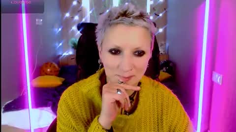 sweet_n_strong online show from 10-28-25, 08:07