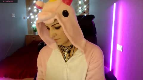 sweet_n_strong online show from 11-17-25, 12:55