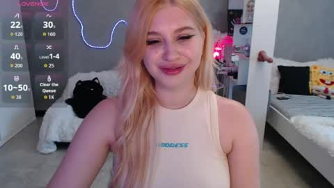sweet_nicole_333 online show from 08-05-26, 11:13