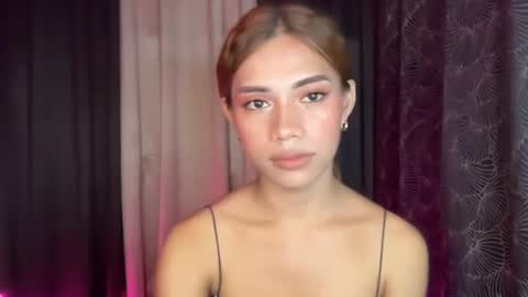 Snapshot of sweet_nikki03 chatting on 01-18-26, 05:17 sweet_nikki03 online show from 01-18-26, 05:17