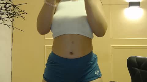 My name is Catalina. Please say hello I like to chat with you. If you have requests please use tip online show from 03-05-25, 01:21