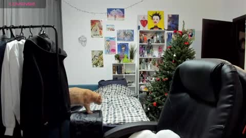 kira online show from 04-12-26, 08:25