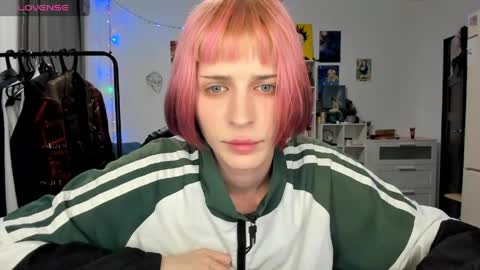 kira online show from 04-16-26, 07:47