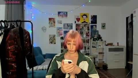 kira online show from 04-16-26, 09:39