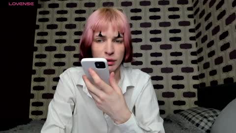 kira online show from 04-24-26, 10:12