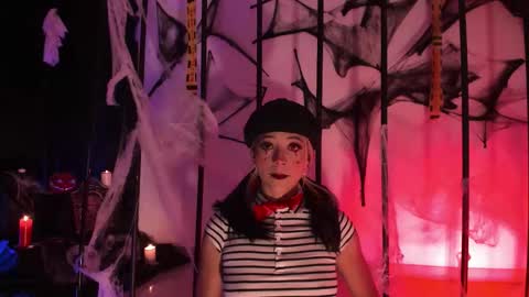 Snapshot of sweet_penny_ chatting on 10-11-25, 12:32 Penny online show from 10-11-25, 12:32