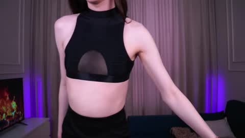 Snapshot of sweet_reverie chatting on 03-11-25, 11:23 Vanessa online show from 03-11-25, 11:23