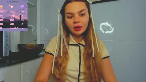 Snapshot of sweet_sabriina chatting on 06-17-26, 07:22 Sabina online show from 06-17-26, 07:22