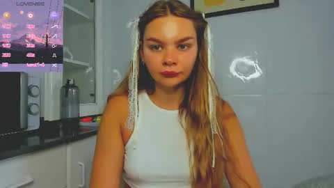 Snapshot of sweet_sabriina chatting on 06-21-26, 06:38 Sabina online show from 06-21-26, 06:38