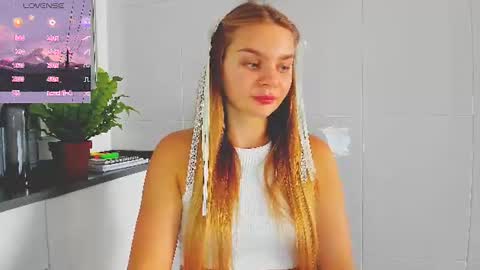 Snapshot of sweet_sabriina chatting on 07-06-26, 06:32 Sabina online show from 07-06-26, 06:32