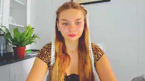 Snapshot of sweet_sabriina chatting on 07-13-26, 06:38 Sabina online show from 07-13-26, 06:38