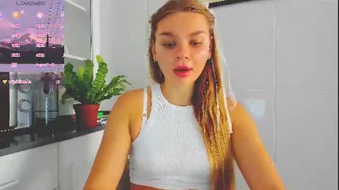 Snapshot of sweet_sabriina chatting on 07-17-26, 06:53 Sabina online show from 07-17-26, 06:53