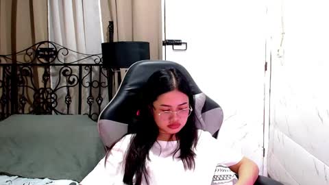 Leah online show from 12-20-25, 08:21