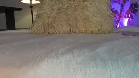 Snapshot of sweet_skiinny chatting on 03-12-25, 12:36 Adeline online show from 03-12-25, 12:36