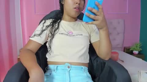 Snapshot of sweet_starxx chatting on 11-10-25, 06:51 Yeileen online show from 11-10-25, 06:51