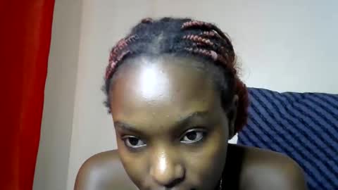 sweet_strawberina online show from 04-14-26, 08:42