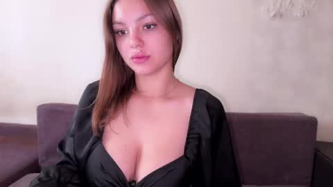 sweet_strawberr online show from 04-20-26, 10:18