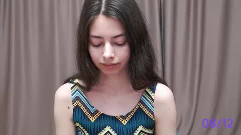 Snapshot of sweet_sweet_angel chatting on 12-08-24, 12:52 Angel online show from 12-08-24, 12:52