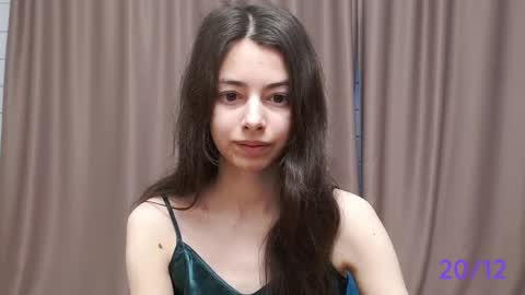 Snapshot of sweet_sweet_angel chatting on 12-20-24, 09:11 Angel online show from 12-20-24, 09:11