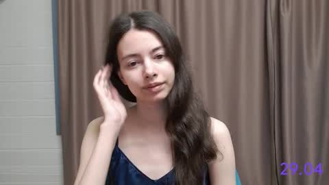 Snapshot of sweet_sweet_angel chatting on 04-29-26, 05:55 Angel online show from 04-29-26, 05:55