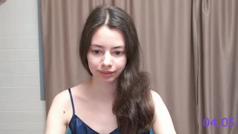Snapshot of sweet_sweet_angel chatting on 05-04-26, 09:38 Angel online show from 05-04-26, 09:38