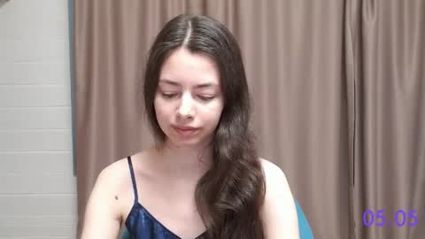 Snapshot of sweet_sweet_angel chatting on 05-05-26, 09:28 Angel online show from 05-05-26, 09:28