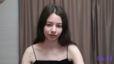 Snapshot of sweet_sweet_angel chatting on 05-06-26, 09:25 Angel online show from 05-06-26, 09:25
