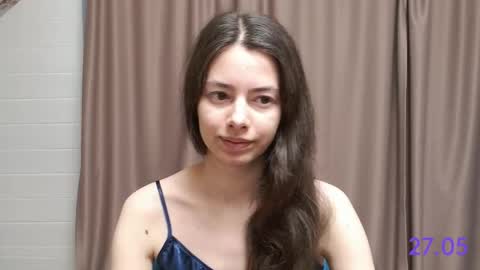 Snapshot of sweet_sweet_angel chatting on 05-27-26, 08:55 Angel online show from 05-27-26, 08:55