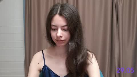 Snapshot of sweet_sweet_angel chatting on 05-29-26, 04:43 Angel online show from 05-29-26, 04:43