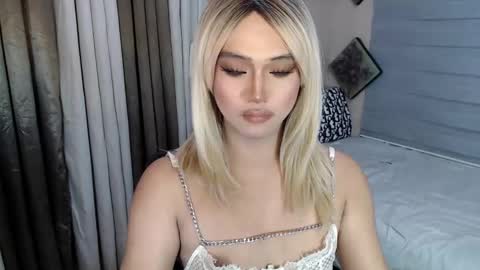 Snapshot of sweet_tenshi chatting on 03-10-25, 04:57 tenshi online show from 03-10-25, 04:57