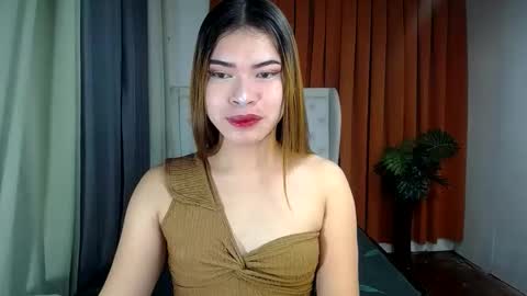 Snapshot of sweet_trexie chatting on 05-10-26, 10:48 sweet_trexie online show from 05-10-26, 10:48