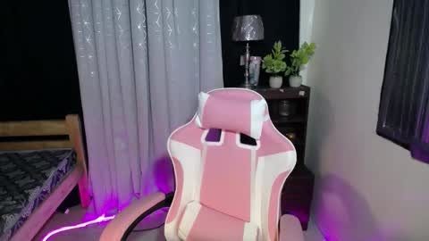 Snapshot of sweet_trishaxx chatting on 01-25-25, 08:53 Trisha online show from 01-25-25, 08:53