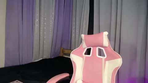 Snapshot of sweet_trishaxx chatting on 02-20-25, 08:58 Trisha online show from 02-20-25, 08:58