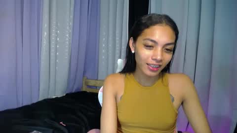 Snapshot of sweet_trishaxx chatting on 02-26-25, 02:15 Trisha online show from 02-26-25, 02:15