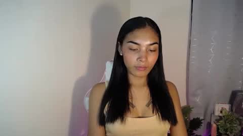 Snapshot of sweet_trishaxx chatting on 11-12-25, 11:21 Trisha online show from 11-12-25, 11:21