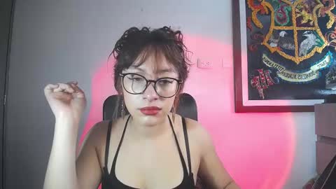 Snapshot of sweet_venus4 chatting on 10-22-25, 03:45 sweet_venus4 online show from 10-22-25, 03:45