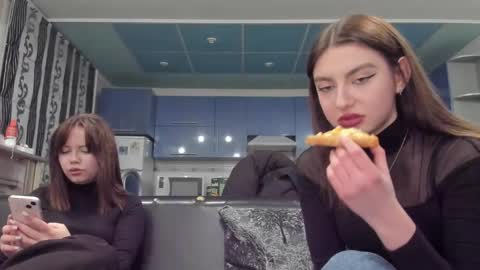 sweet_violetti online show from 02-24-25, 04:47