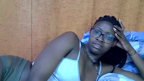 sweet_zarah online show from 04-12-26, 08:30