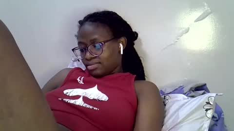 Snapshot of sweet_zarah chatting on 04-26-26, 07:00 sweet_zarah online show from 04-26-26, 07:00