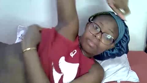 Snapshot of sweet_zarah chatting on 05-12-26, 04:09 sweet_zarah online show from 05-12-26, 04:09