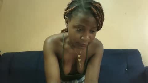 Snapshot of sweet_zella chatting on 05-16-26, 05:37 zellate online show from 05-16-26, 05:37