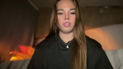 Snapshot of sweetalexa19 chatting on 12-17-24, 04:23 alexa your one and only queen online show from 12-17-24, 04:23