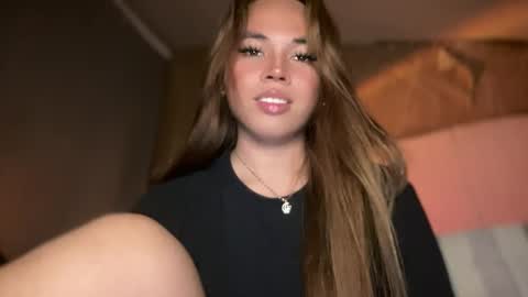 Snapshot of sweetalexa19 chatting on 12-20-24, 08:28 alexa your one and only queen online show from 12-20-24, 08:28