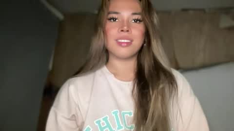 Snapshot of sweetalexa19 chatting on 09-10-25, 02:11 alexa your one and only queen online show from 09-10-25, 02:11