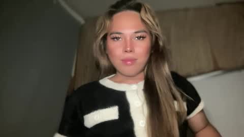 Snapshot of sweetalexa19 chatting on 10-21-25, 03:13 alexa your one and only queen online show from 10-21-25, 03:13