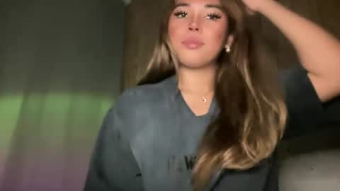 Snapshot of sweetalexa19 chatting on 11-21-25, 10:19 alexa your one and only queen online show from 11-21-25, 10:19