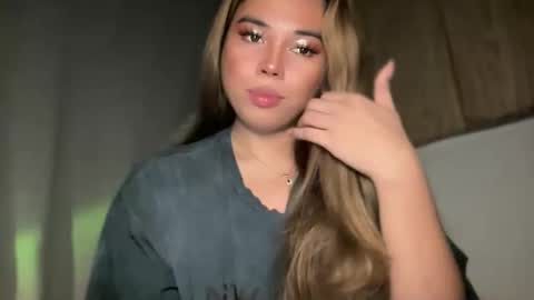 Snapshot of sweetalexa19 chatting on 11-29-25, 03:15 alexa your one and only queen online show from 11-29-25, 03:15