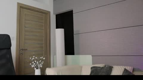 Sweet Amelia online show from 04-23-26, 08:00